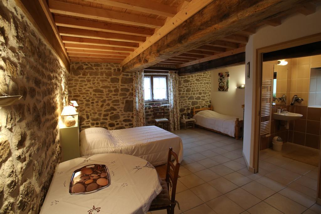 Ferme Cidricole Hugues Desfrieches Bed and Breakfast Sainte-Marguerite-de-Carrouges Kamer foto